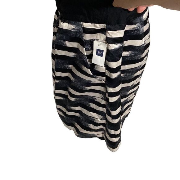 NWT Gap Womens Blue White Striped Zip Up Mini Skirt  Size 8 Minor Flaw - Picture 2 of 6